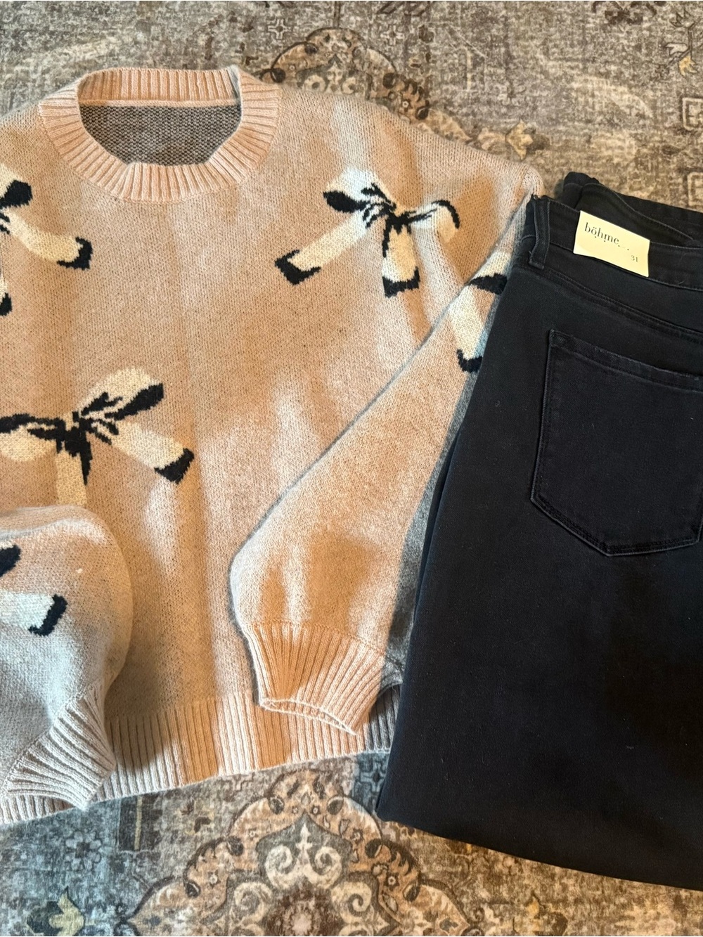 🎀 Women's Bow Crewneck Sweater - Beige (Pinkish Undertones) 🎀 - Picture 6 of 6